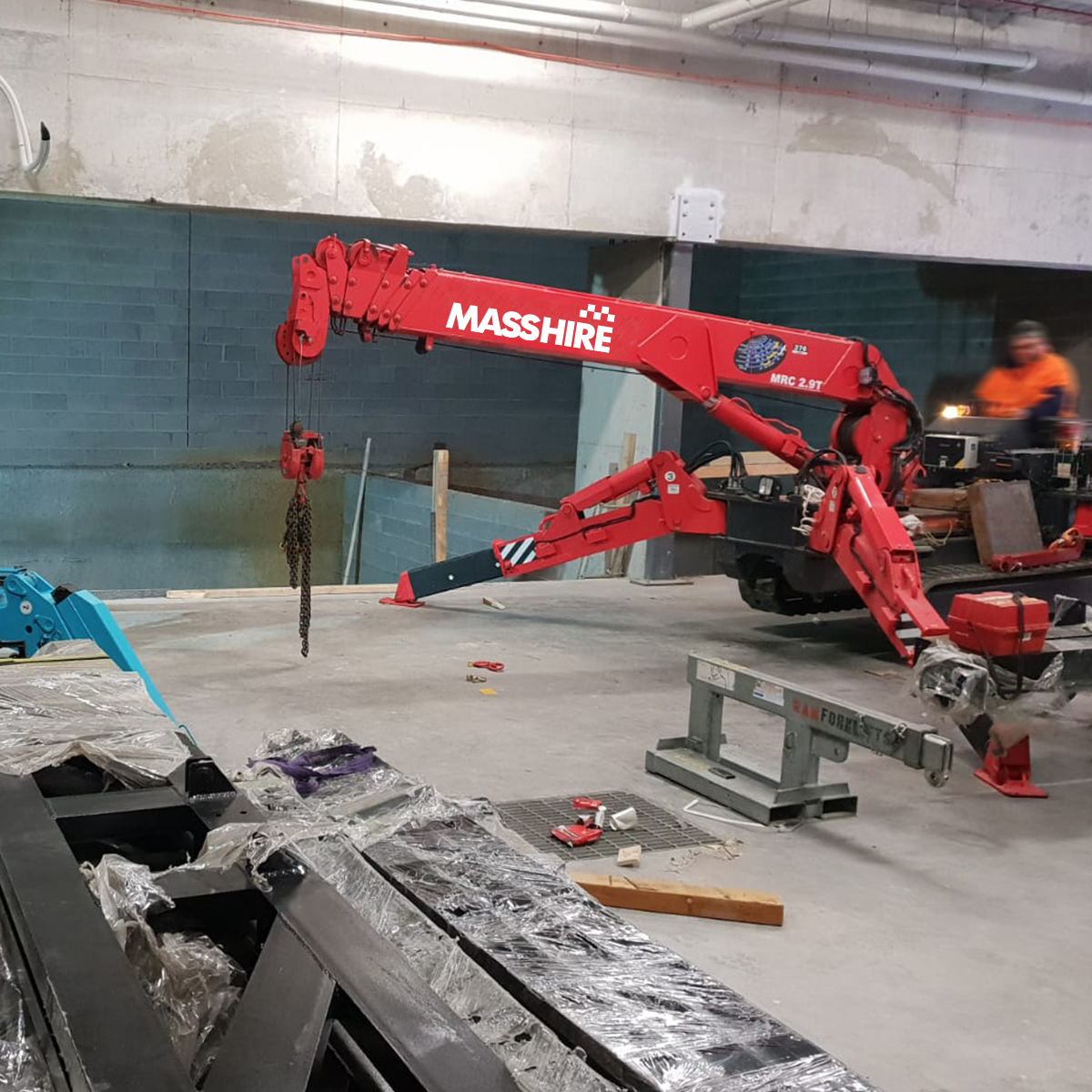 mini crawler crane hire 8